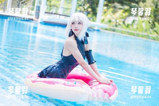Kitkat Cosplay Kitkat Cosplay怀旧的圣诞主题,在线写真让我忍不住回想年少时光。